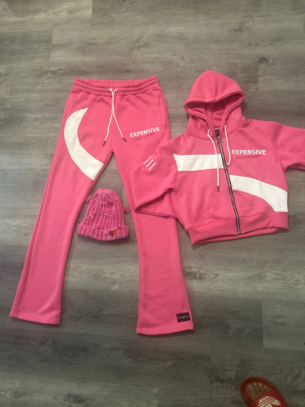 Expensive “C’est Le Mien” Pink Rose Set